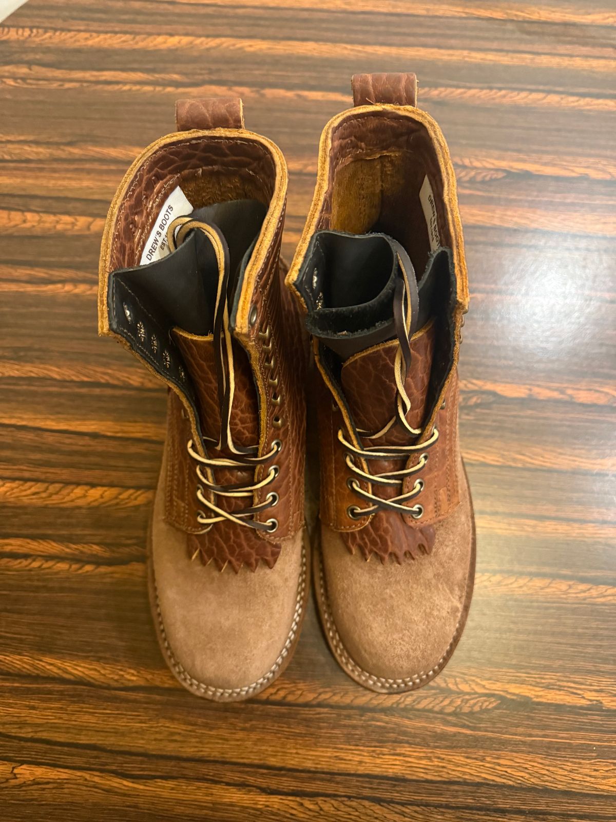 Photo by BragiGG on October 1, 2025 of the Drew's Boots 8-Inch Logger in Bison Congnac / Brown roughout.