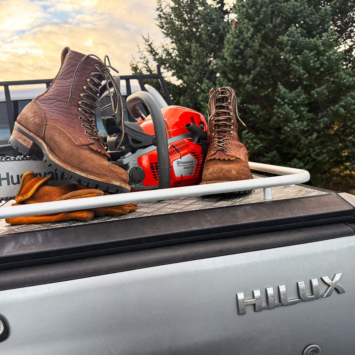 Photo by BragiGG on November 3, 2025 of the Drew's Boots 8-Inch Logger in Bison Congnac / Brown roughout.