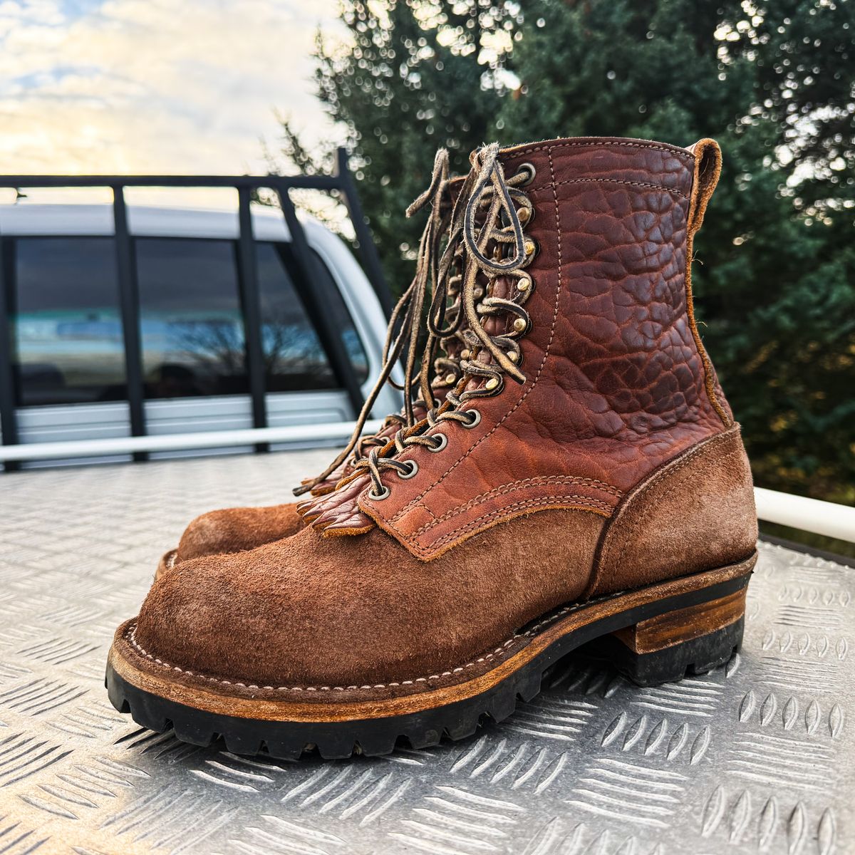 Photo by BragiGG on November 3, 2025 of the Drew's Boots 8-Inch Logger in Bison Congnac / Brown roughout.