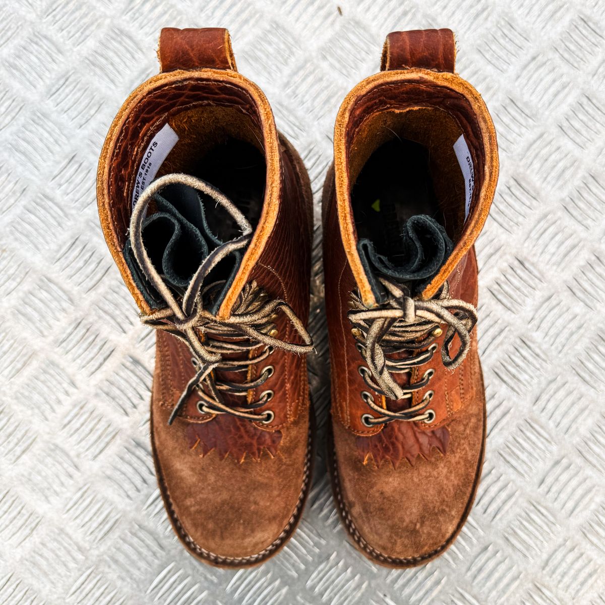 Photo by BragiGG on November 3, 2025 of the Drew's Boots 8-Inch Logger in Bison Congnac / Brown roughout.