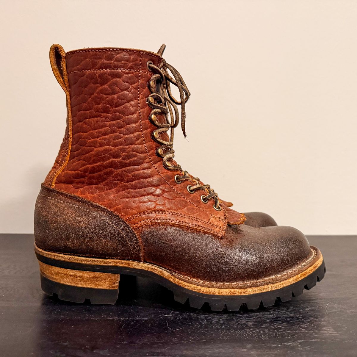 Photo by BragiGG on December 5, 2025 of the Drew's Boots 8-Inch Logger in Bison Congnac / Brown roughout.
