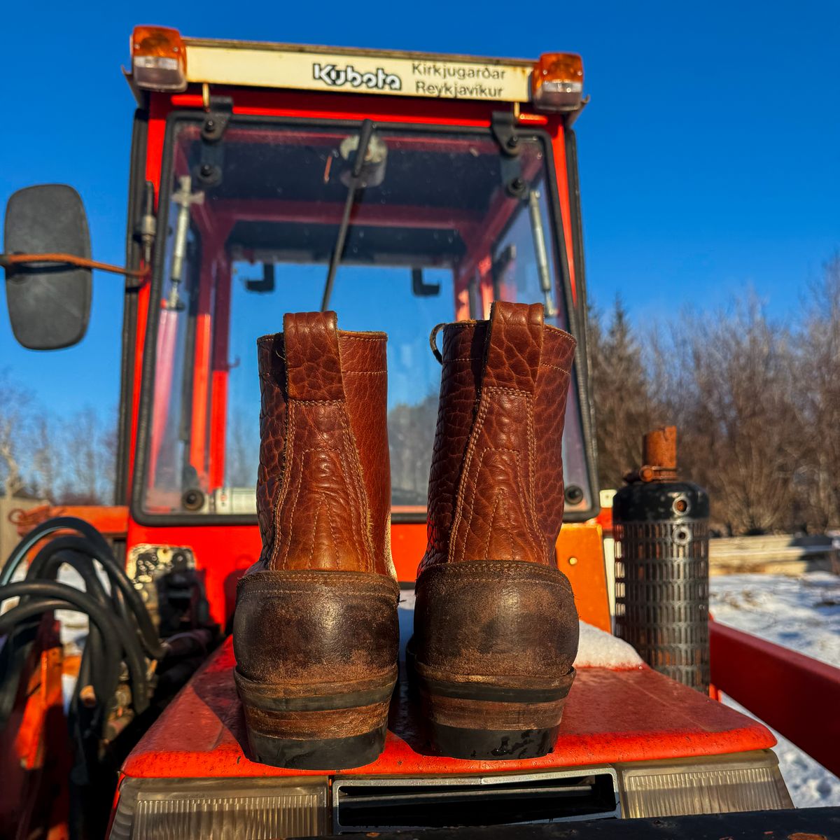 Photo by BragiGG on March 1, 2026 of the Drew's Boots 8-Inch Logger in Bison Congnac / Brown roughout.