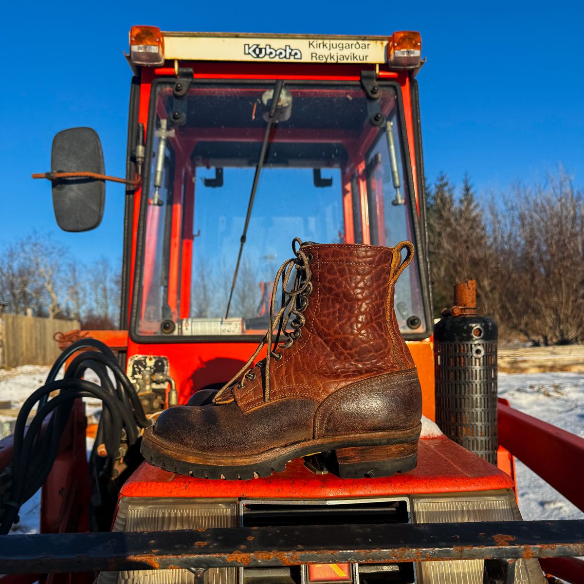 Photo by BragiGG on March 1, 2026 of the Drew's Boots 8-Inch Logger in Bison Congnac / Brown roughout.