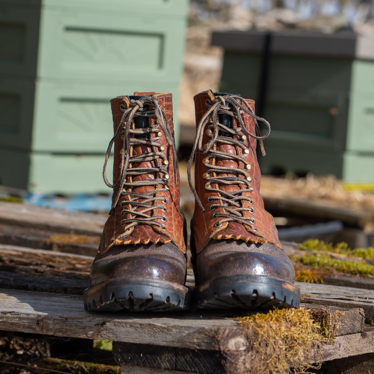 Photo by BragiGG on April 4, 2026 of the Drew's Boots 8-Inch Logger in Bison Congnac / Brown roughout.