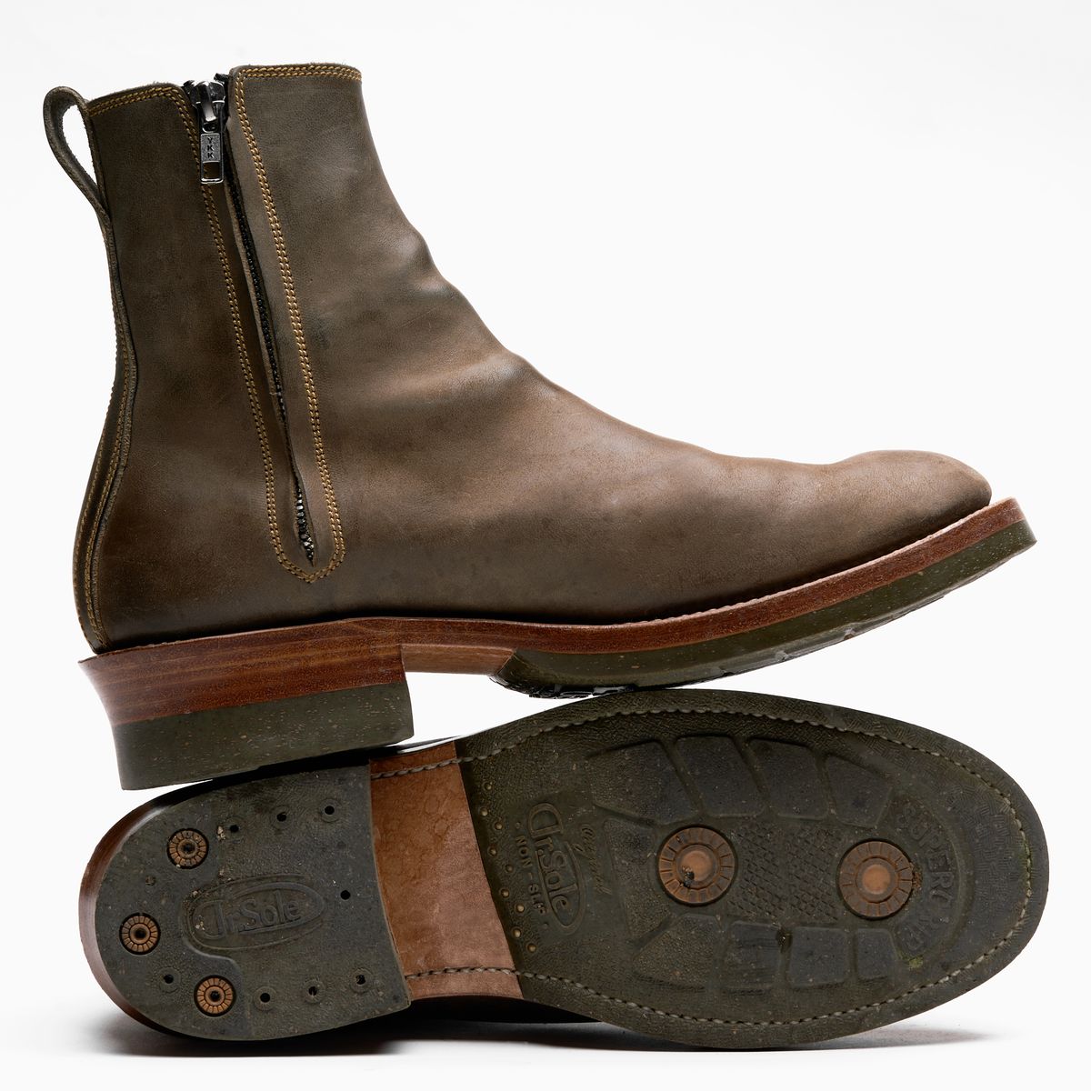 Photo by SighUnzips on November 12, 2024 of the Fortis Boots Antasena in Maryam Salvia Horsebutt.