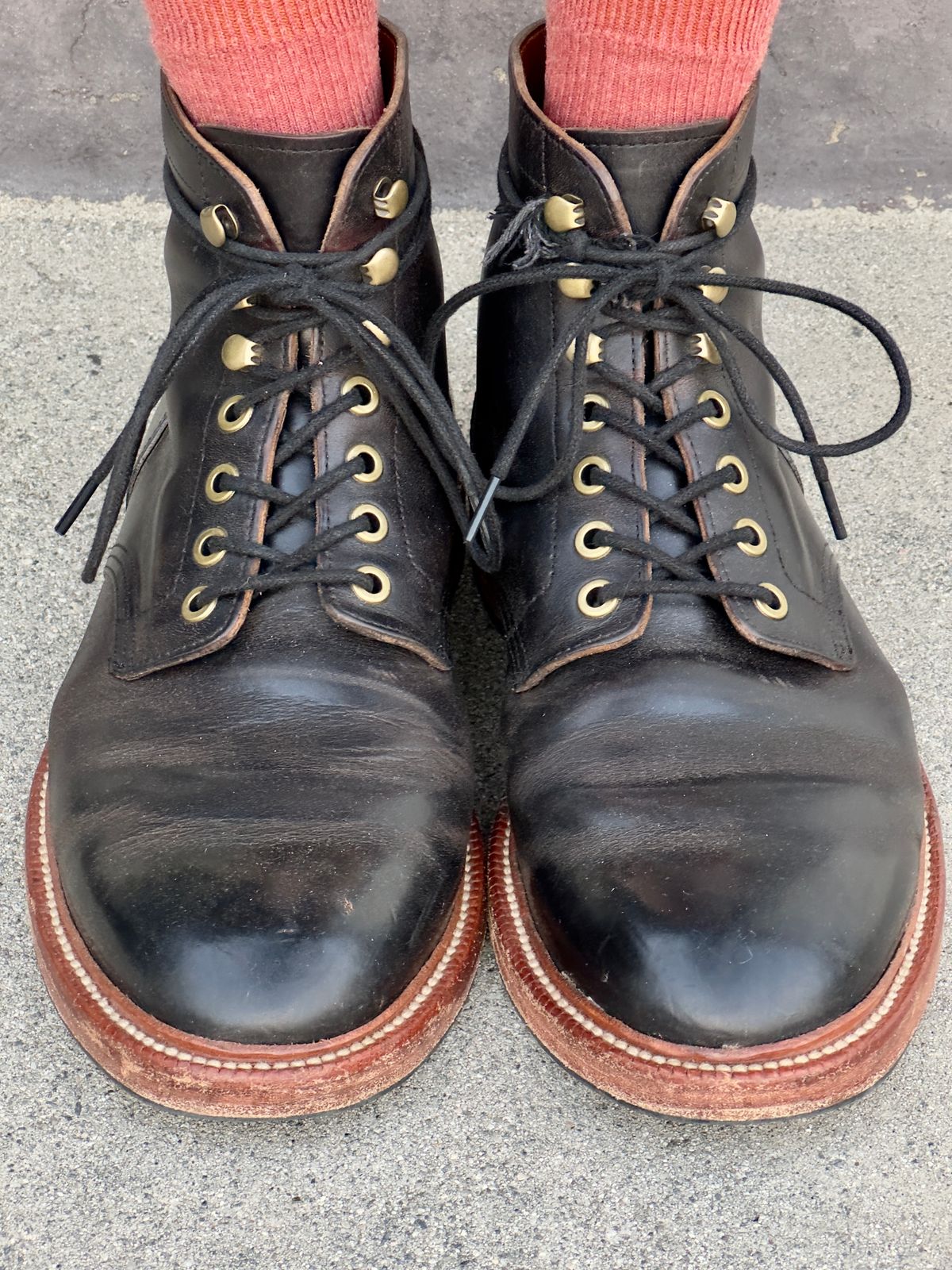 Photo by SighUnzips on August 28, 2025 of the Grant Stone Diesel Boot in Horween Black Chromexcel.