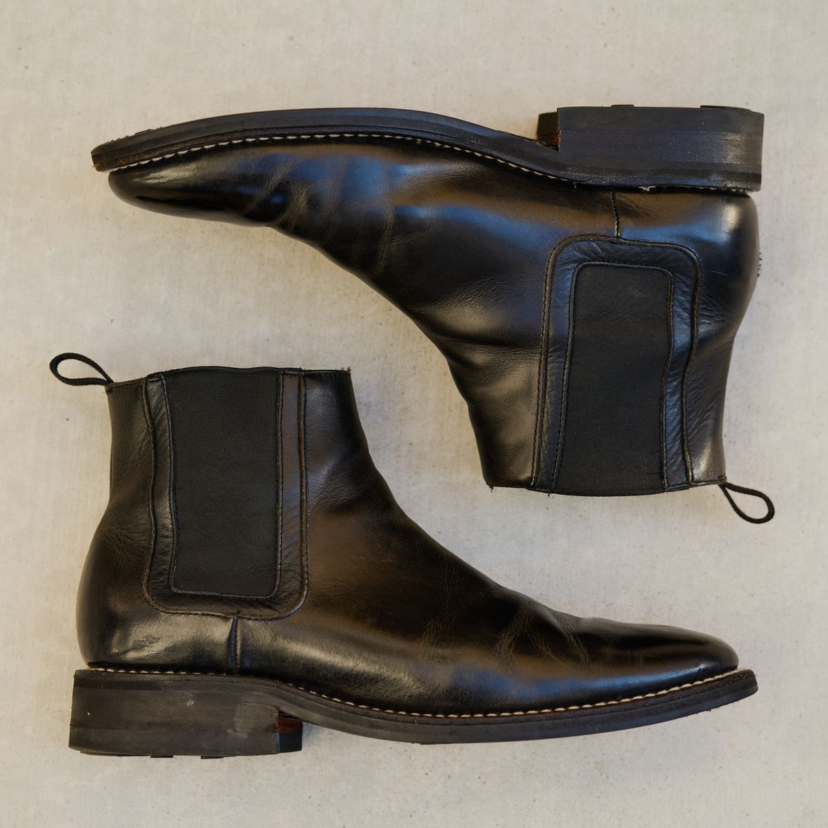 Photo by SighUnzips on October 4, 2024 of the Thursday Duke in Black Full Grain.