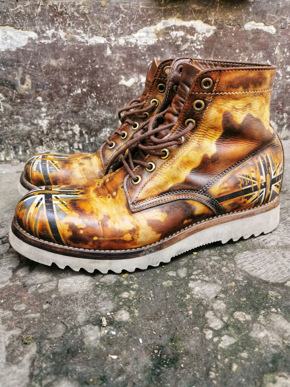 Photo by nawal on June 7, 2025 of the Drangka_craftsmen Type 1 Service Boot in calfskin.