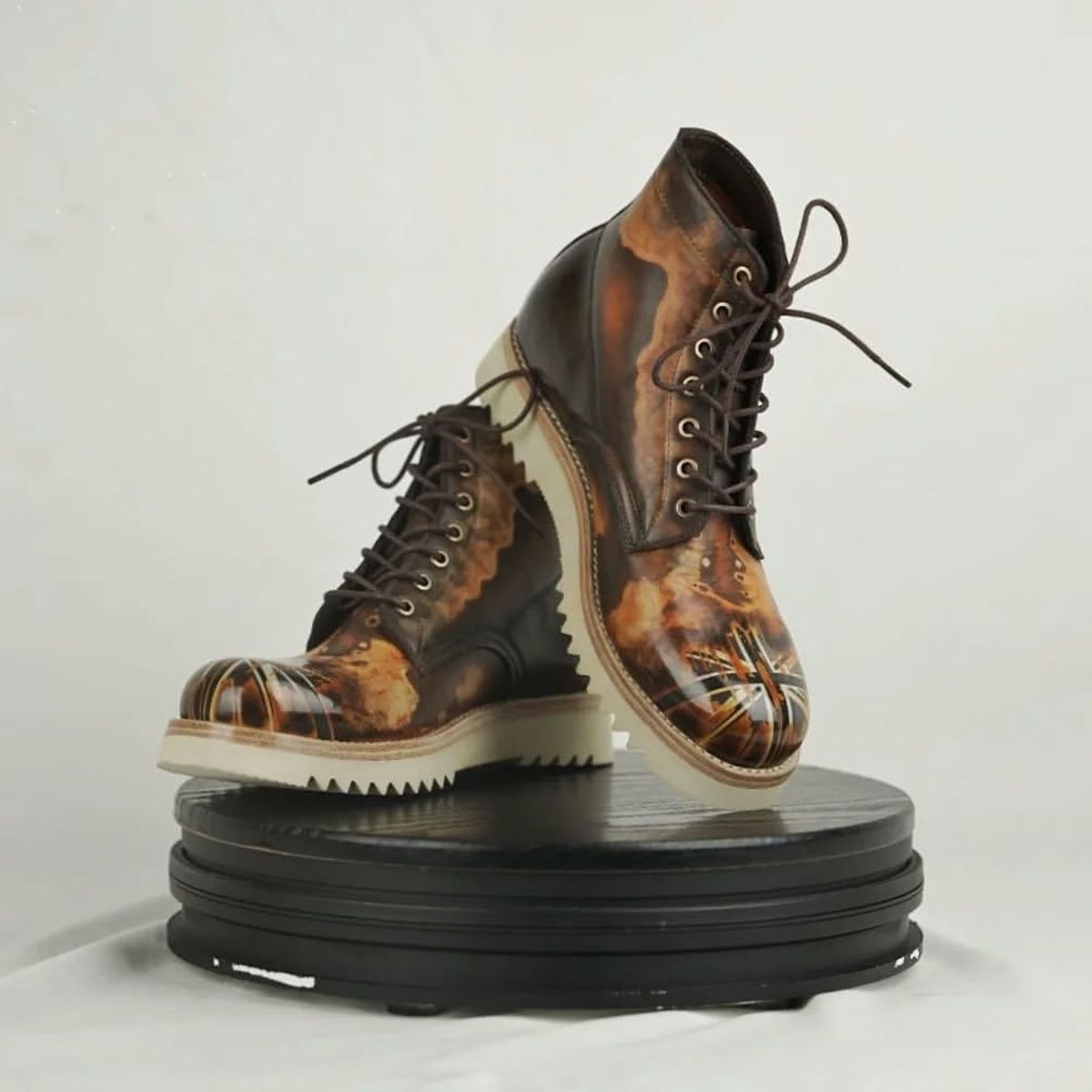 Photo by nawal on June 7, 2025 of the Drangka_craftsmen Type 1 Service Boot in calfskin.