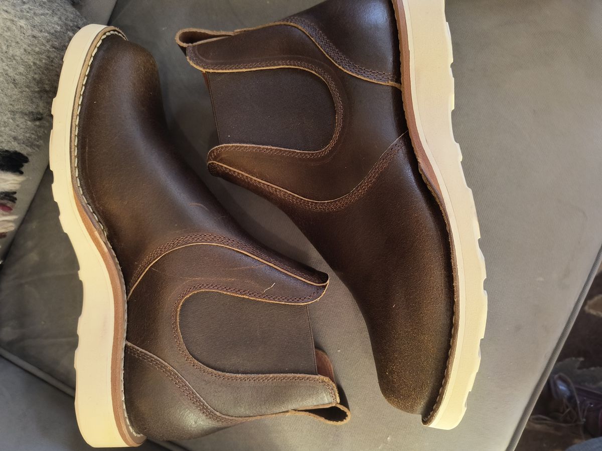 Photo by ArchieGoodyear on January 7, 2026 of the White's White's / C350 Chelsea in Horween Brown Waxed Flesh.
