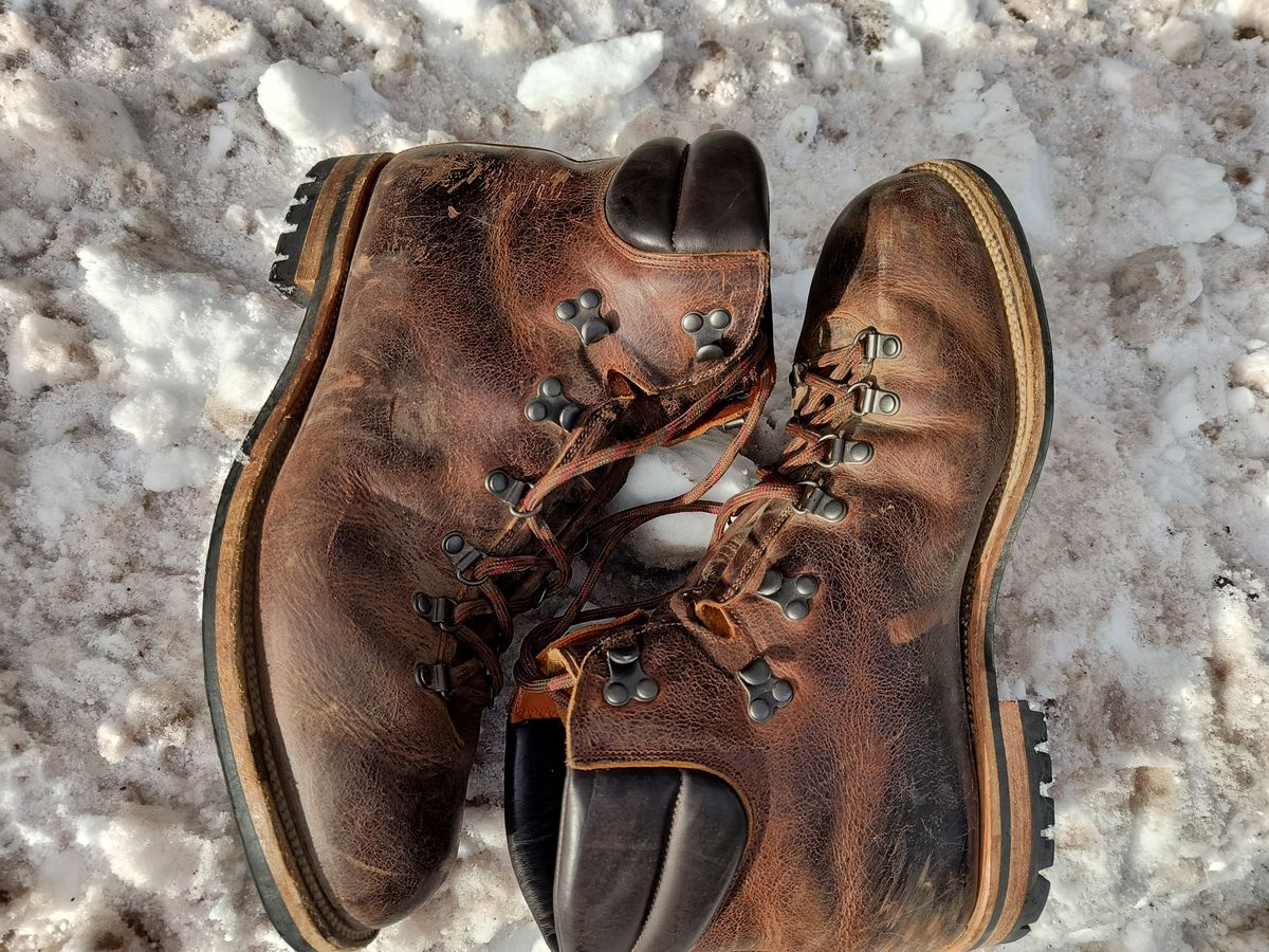 Photo by ArchieGoodyear on December 28, 2025 of the Viberg Pachena Bay in Horween Rowdy Dachshund.