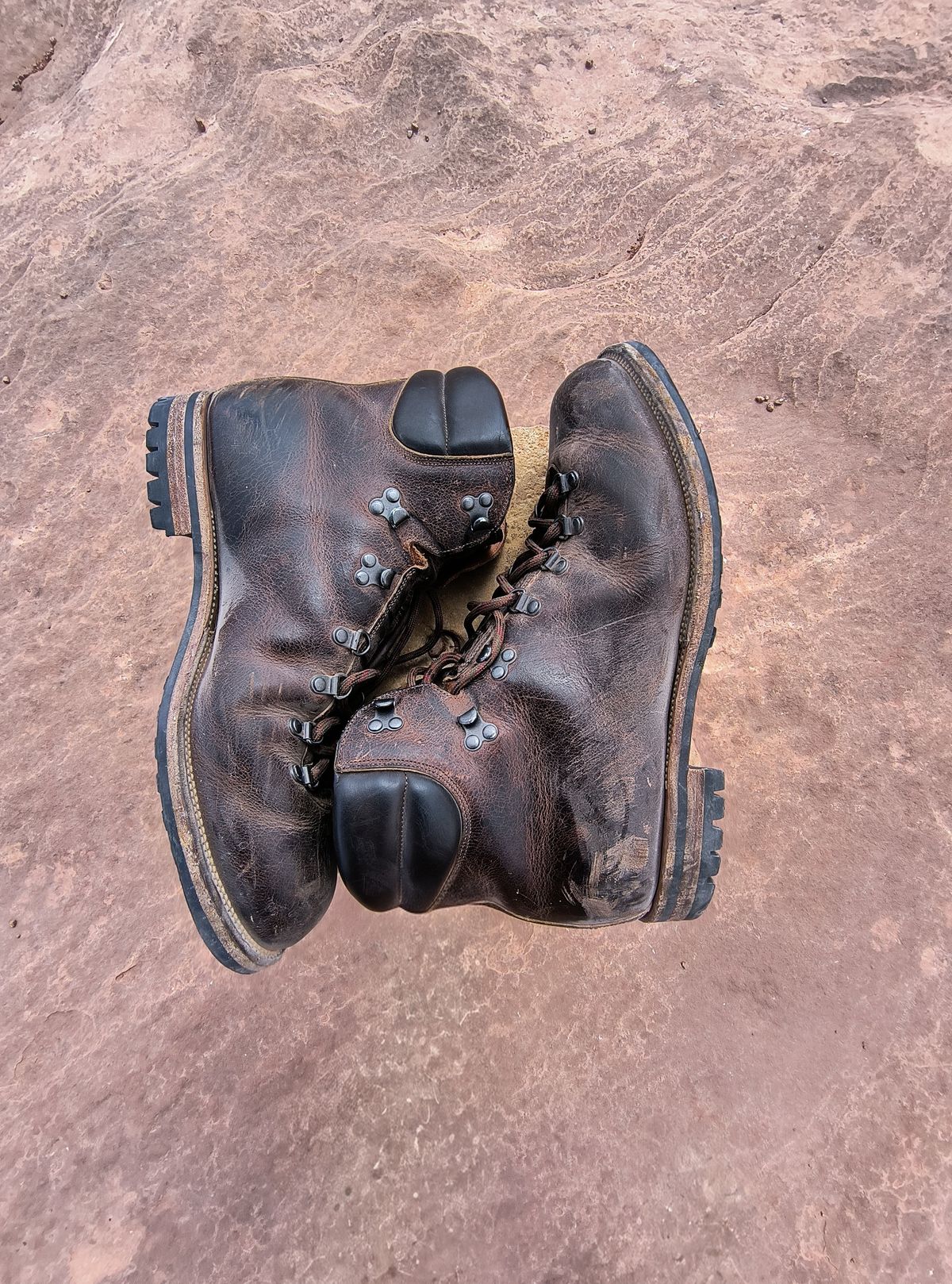 Photo by ArchieGoodyear on April 1, 2026 of the Viberg Pachena Bay in Horween Rowdy Dachshund.