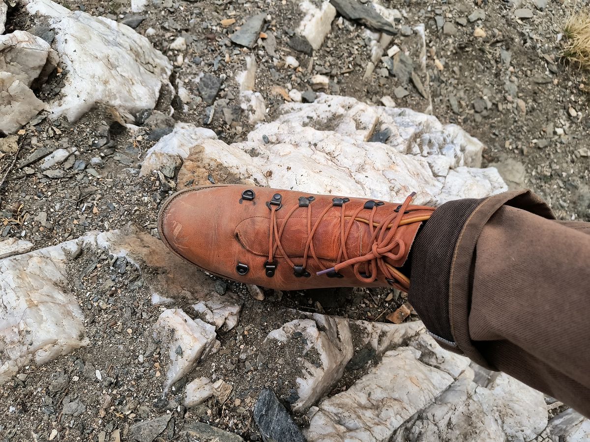 Photo by ArchieGoodyear on April 13, 2025 of the Viberg Hiker in Horween Natural Dublin.