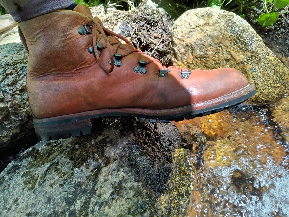 Photo by ArchieGoodyear on June 22, 2025 of the Viberg Hiker in Horween Natural Dublin.