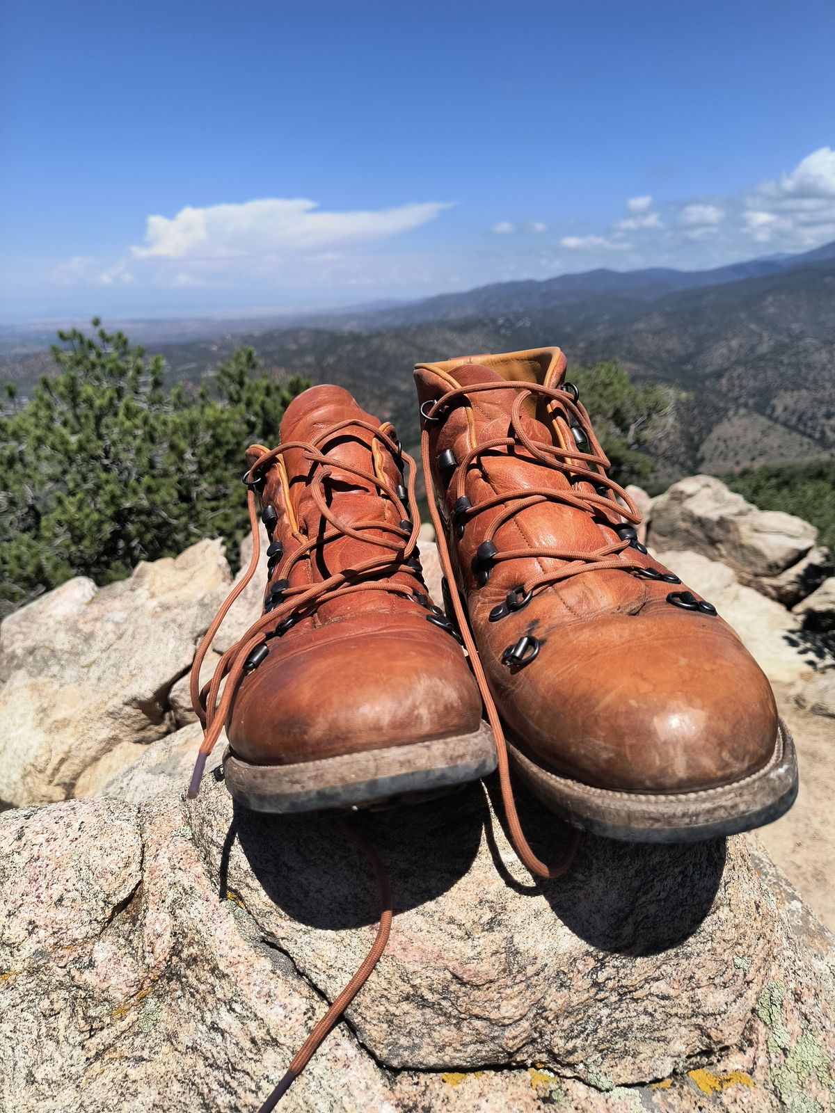 Photo by ArchieGoodyear on August 24, 2025 of the Viberg Hiker in Horween Natural Dublin.