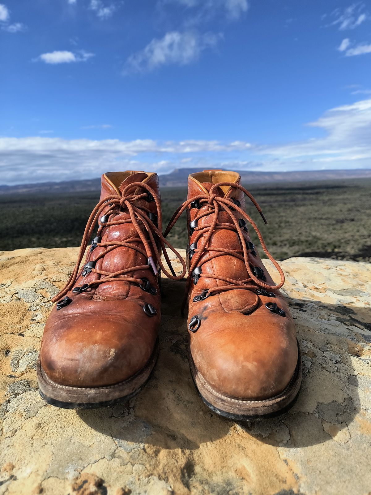 Photo by ArchieGoodyear on October 11, 2025 of the Viberg Hiker in Horween Natural Dublin.