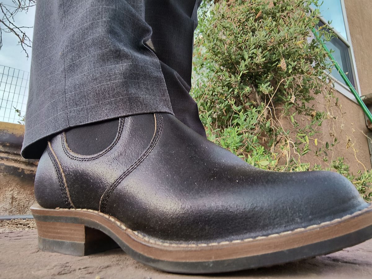 Photo by ArchieGoodyear on March 25, 2026 of the White's White's/C-350 Chelsea in Horween Black Waxed Flesh.