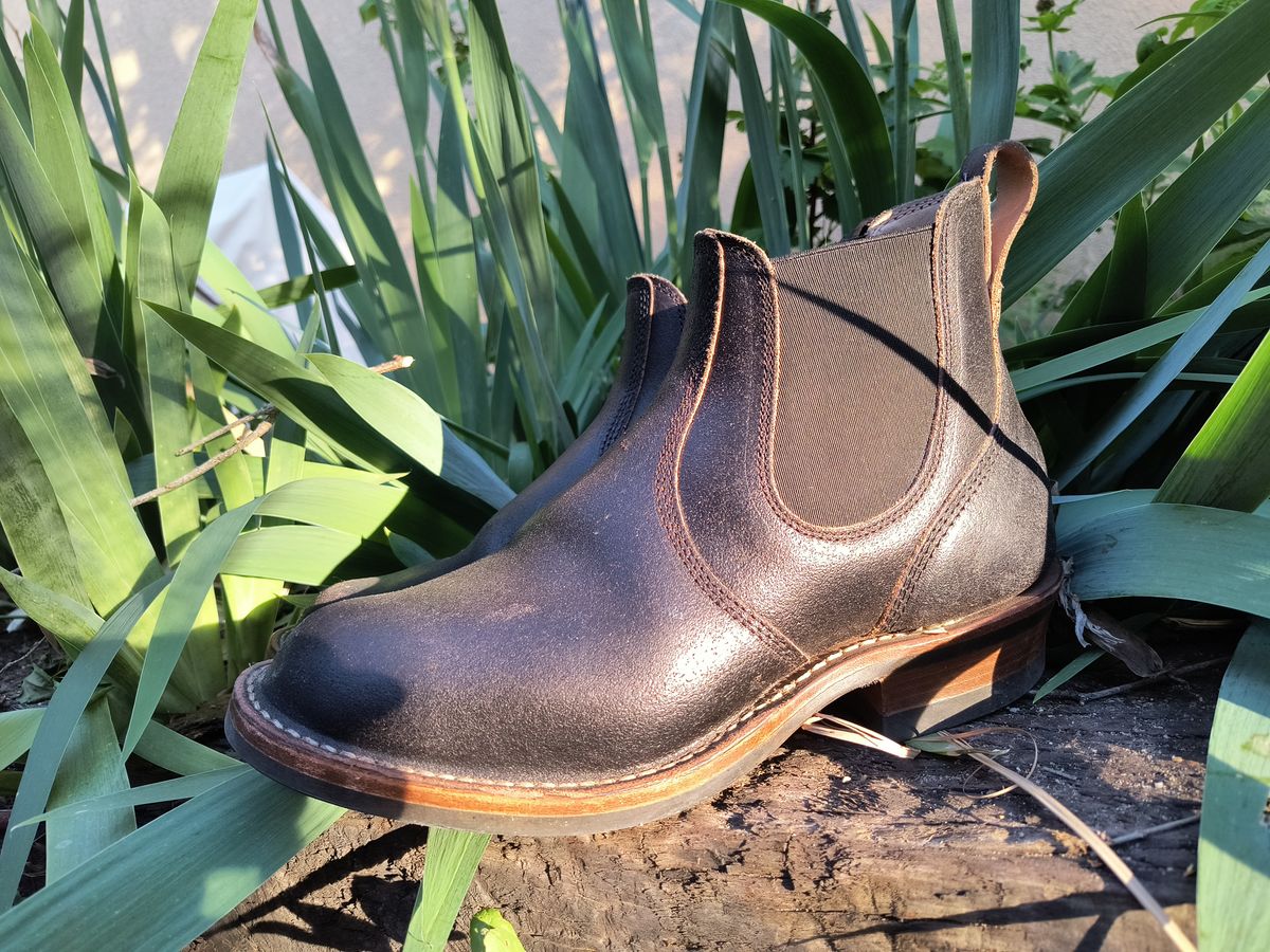 Photo by ArchieGoodyear on April 29, 2026 of the White's White's/C-350 Chelsea in Horween Black Waxed Flesh.