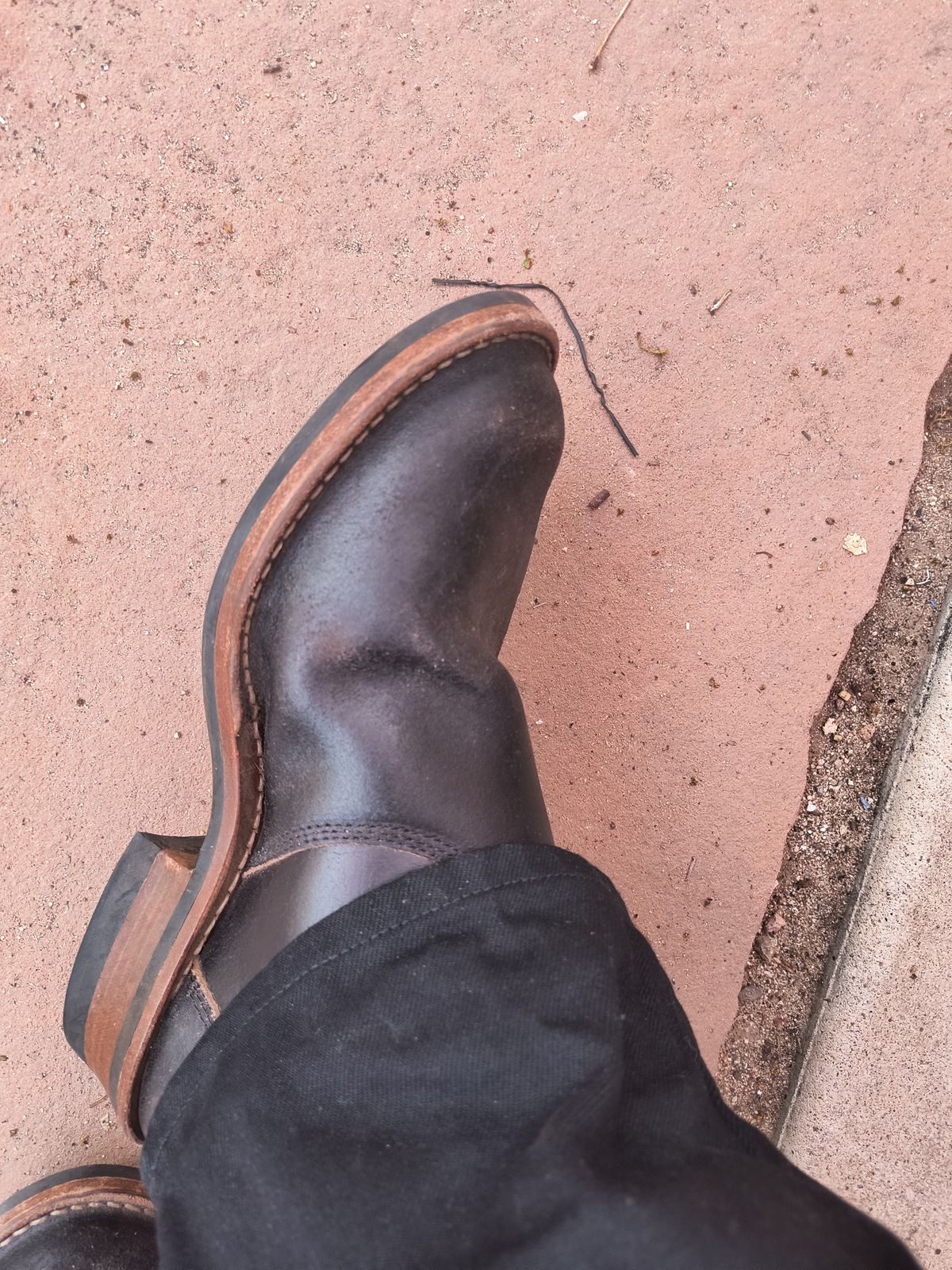 Photo by ArchieGoodyear on May 30, 2026 of the White's White's/C-350 Chelsea in Horween Black Waxed Flesh.