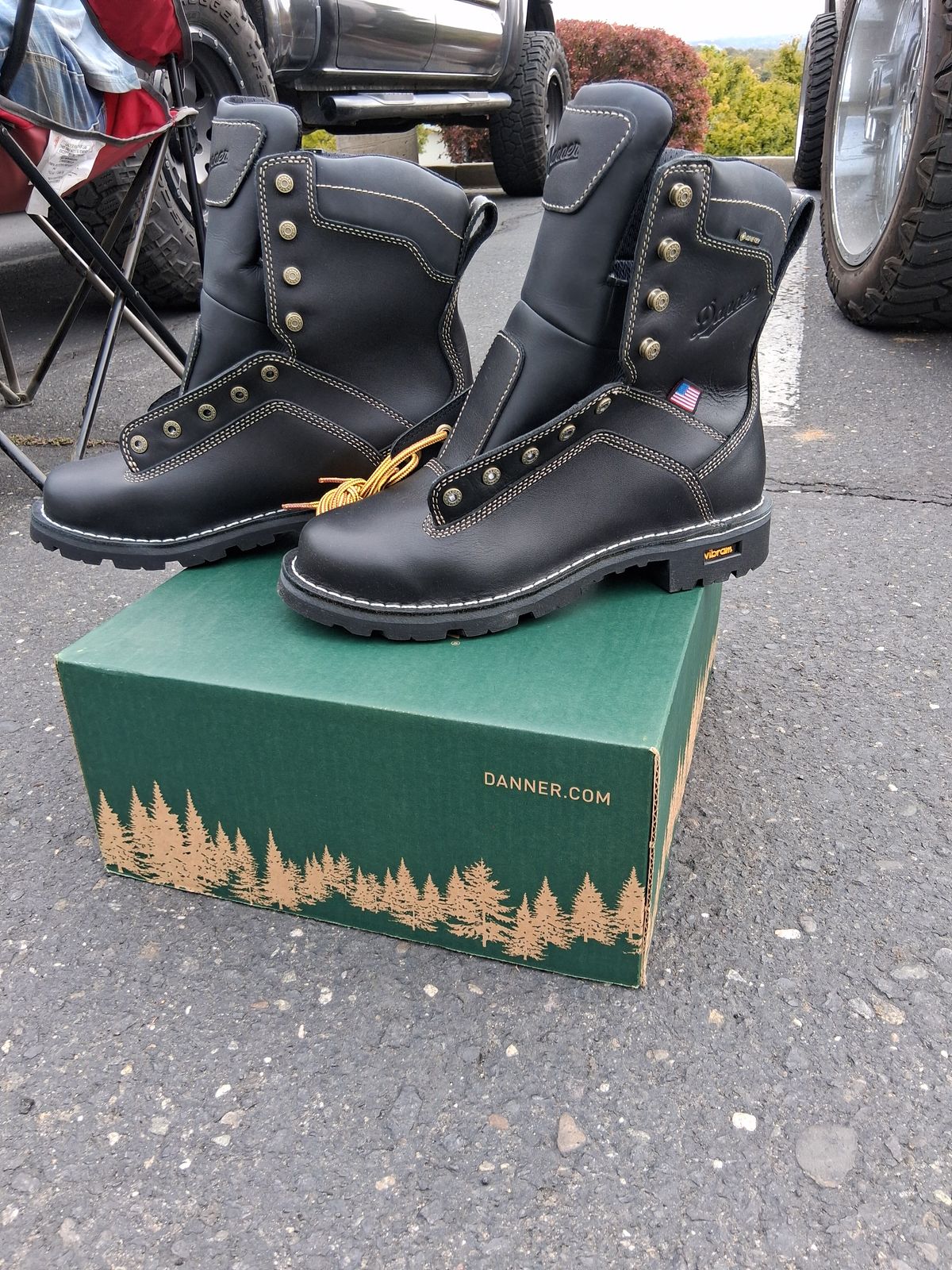 Photo by erikesterikoferiks on October 1, 2025 of the Danner Quarry in Black Full Grain.