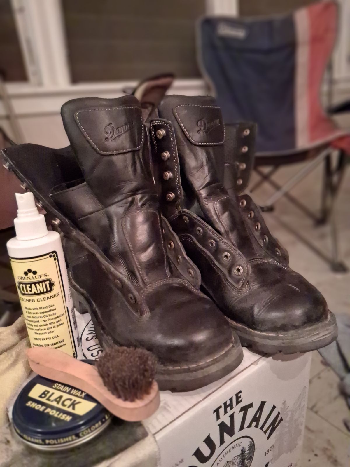 Photo by erikesterikoferiks on November 3, 2025 of the Danner Quarry in Black Full Grain.