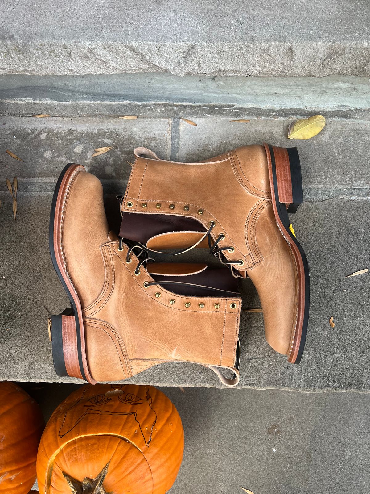 Photo by mrpizzaface on November 1, 2025 of the Nicks Ranger in Horween Light Natural Dublin.
