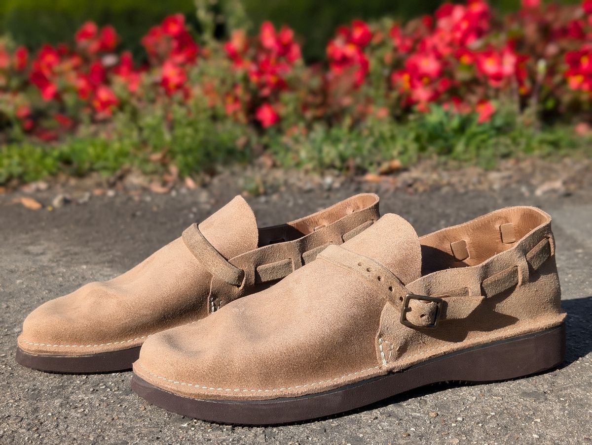 Photo by Octopodia on October 2, 2025 of the Aurora Shoe Co. Middle English in Horween Natural Chromexcel Roughout.