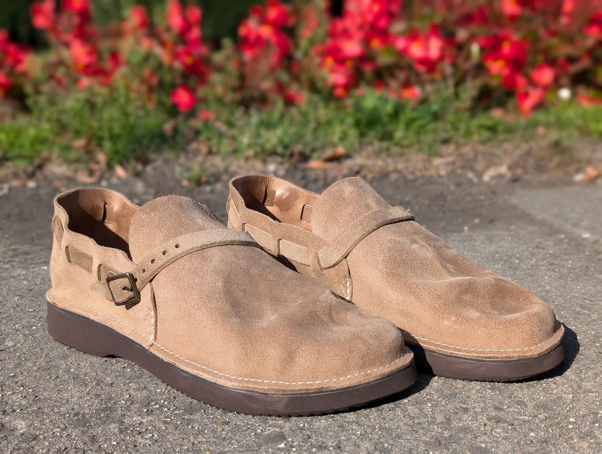 Photo by Octopodia on October 2, 2025 of the Aurora Shoe Co. Middle English in Horween Natural Chromexcel Roughout.