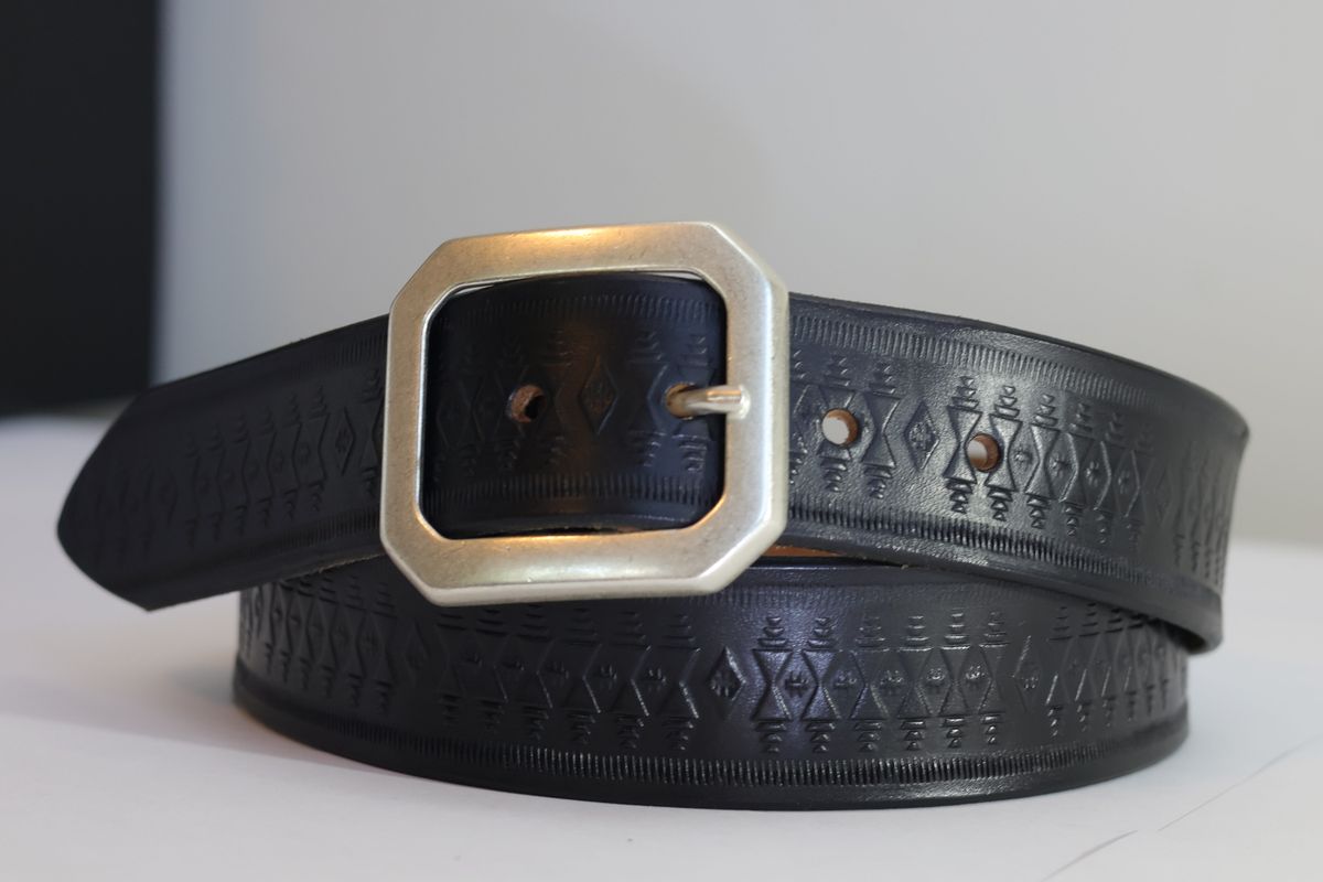 Photo by RUNNOFT on September 27, 2025 of the Coronado Leather TAOS HORSEHIDE BELT NO.142 in Horween Horsehide Strip - Black.