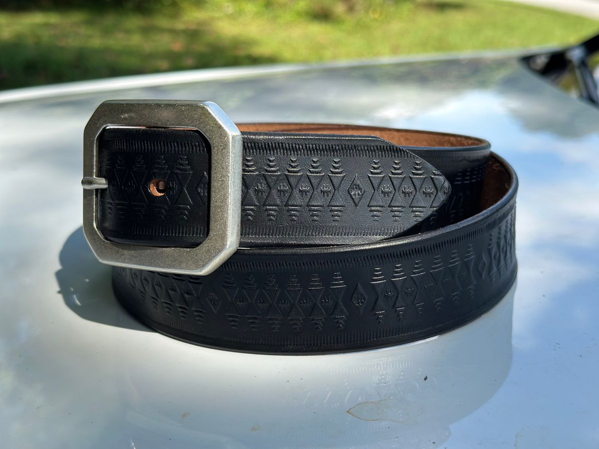 Photo by RUNNOFT on September 27, 2025 of the Coronado Leather TAOS HORSEHIDE BELT NO.142 in Horween Horsehide Strip - Black.