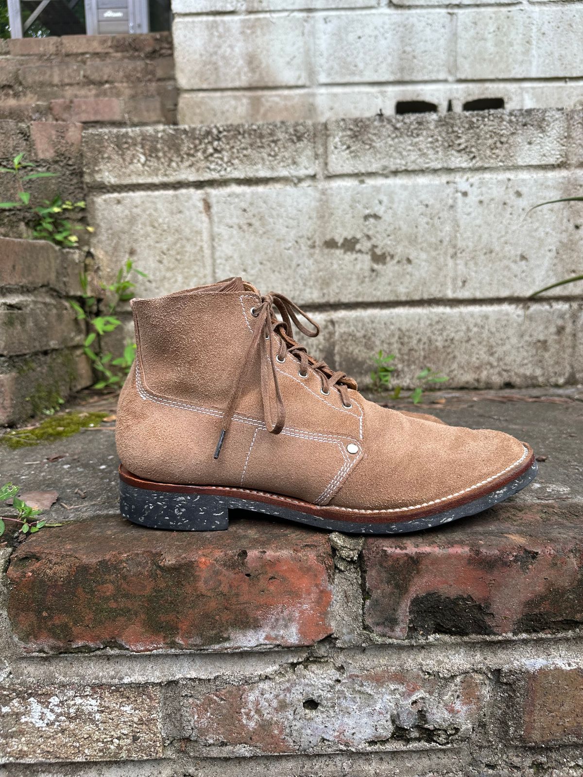 Photo by RUNNOFT on June 21, 2026 of the Oldspeed MFG Henry Johnson in Horween Natural Chromexcel Roughout.