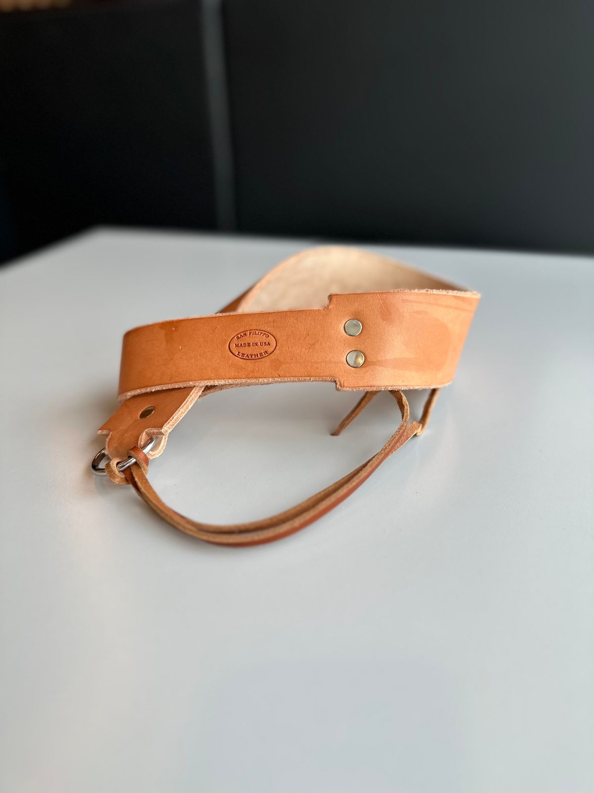 Photo by RUNNOFT on November 2, 2025 of the San Flippo Leather Razor Strop in Shotan(American Saddle Leather) - Natural.