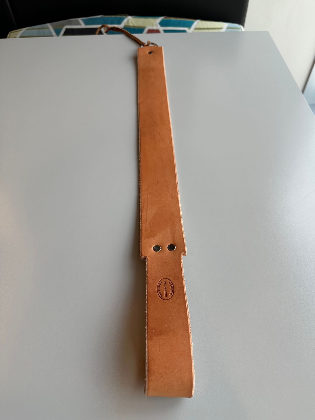 Photo by RUNNOFT on November 2, 2025 of the San Flippo Leather Razor Strop in Shotan(American Saddle Leather) - Natural.
