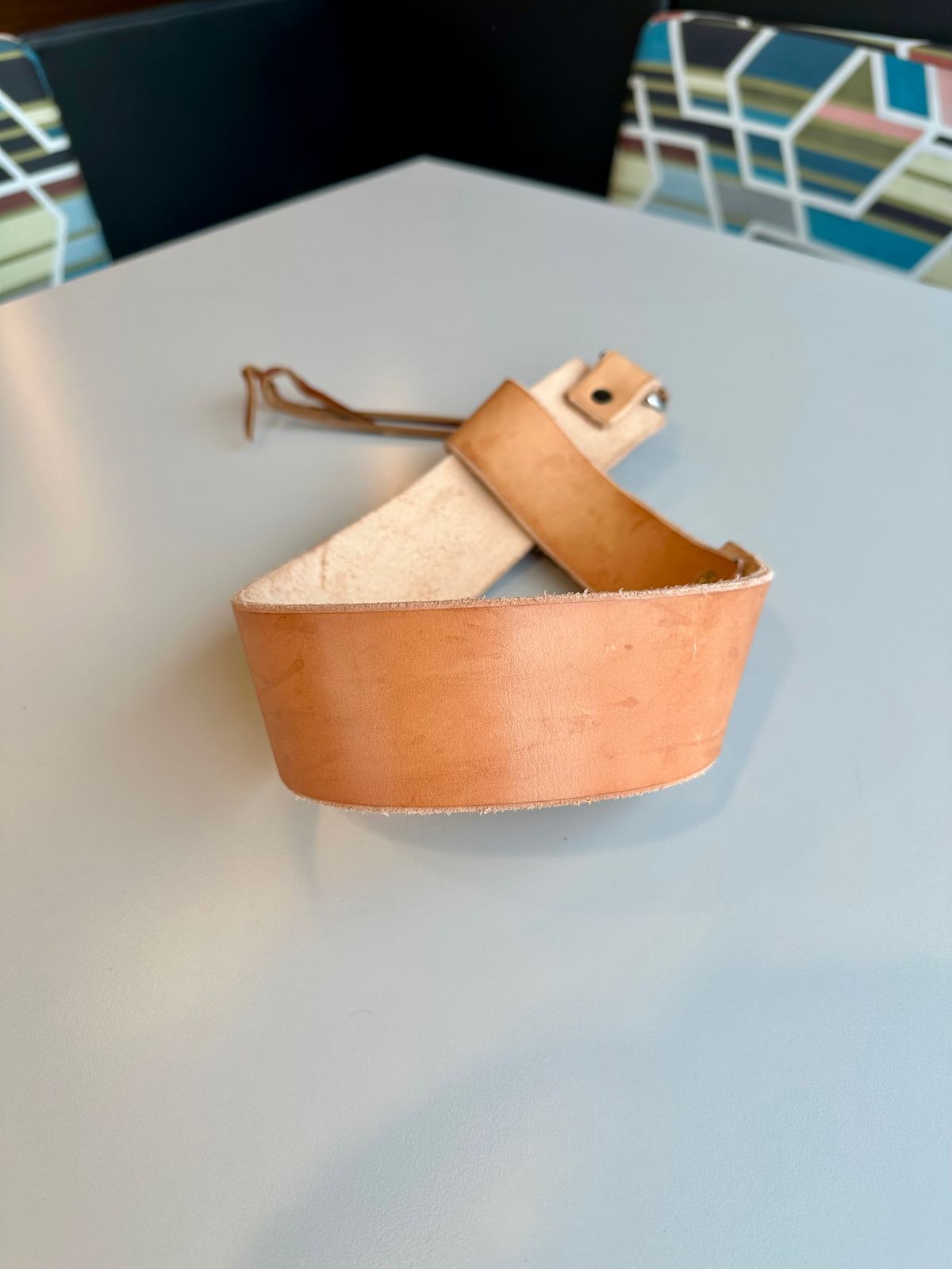 Photo by RUNNOFT on November 30, 2025 of the San Flippo Leather Razor Strop in Shotan(American Saddle Leather) - Natural.