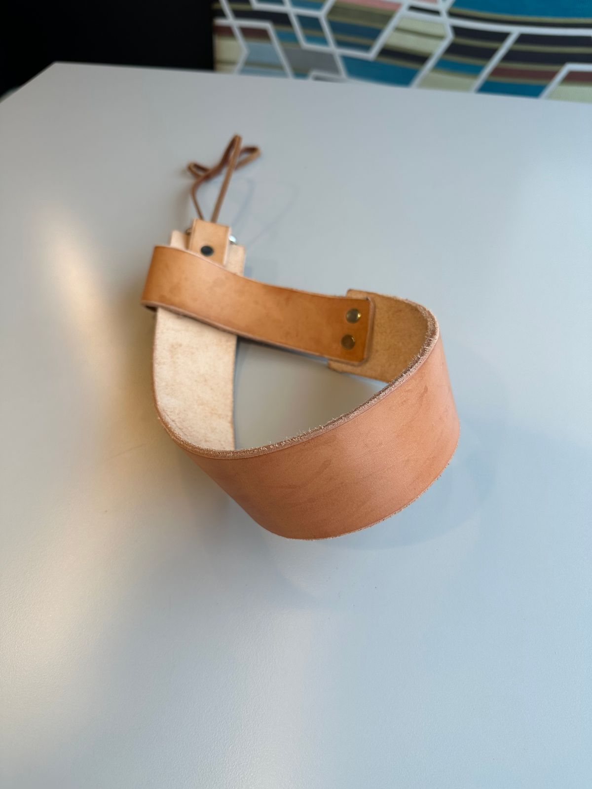 Photo by RUNNOFT on January 3, 2026 of the San Flippo Leather Razor Strop in Shotan(American Saddle Leather) - Natural.