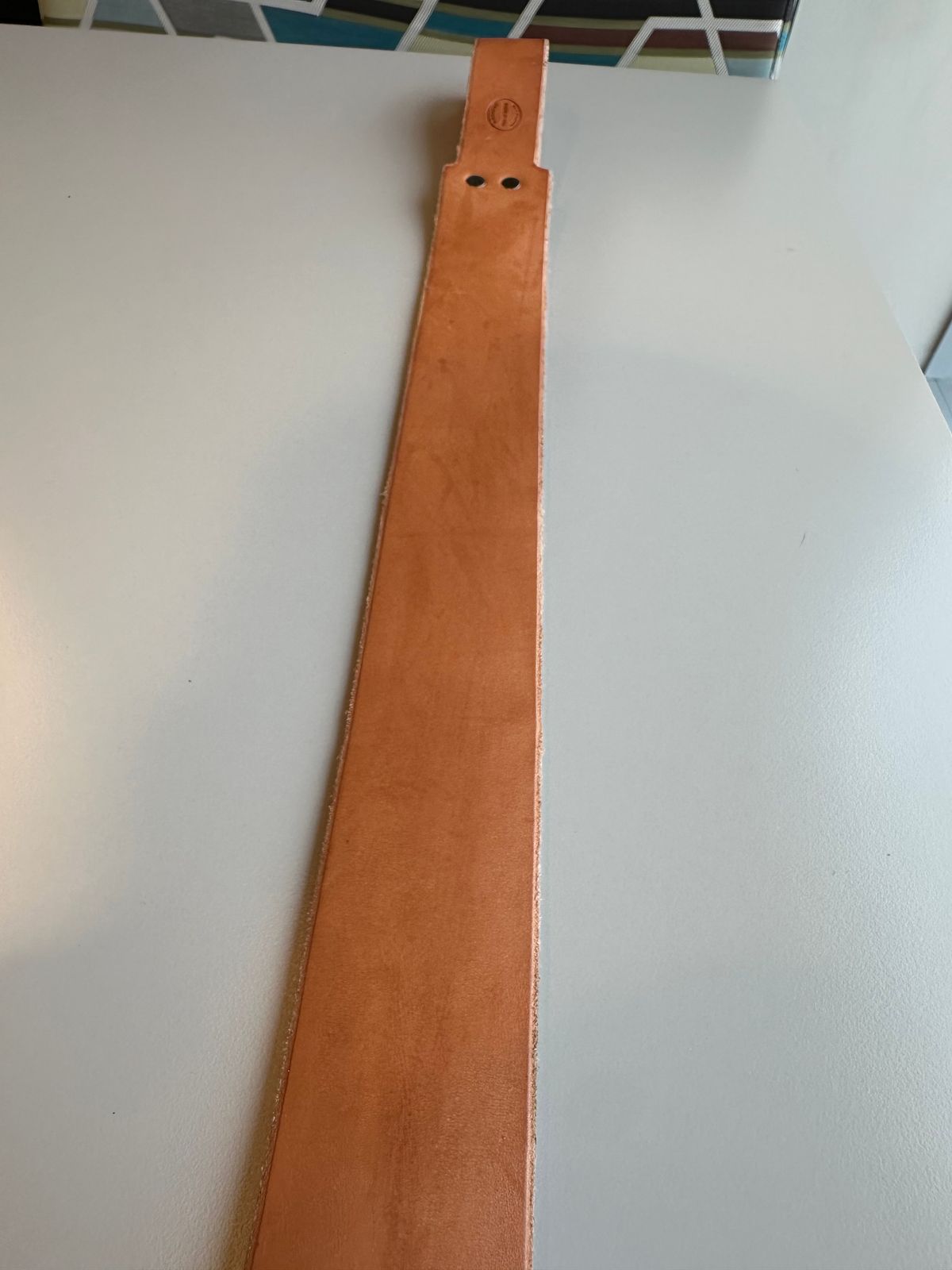 Photo by RUNNOFT on January 3, 2026 of the San Flippo Leather Razor Strop in Shotan(American Saddle Leather) - Natural.