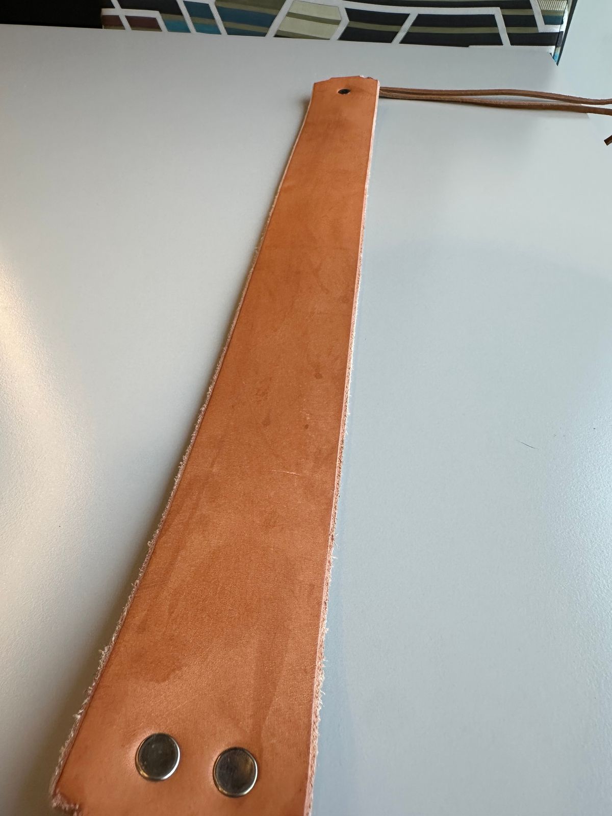 Photo by RUNNOFT on January 3, 2026 of the San Flippo Leather Razor Strop in Shotan(American Saddle Leather) - Natural.