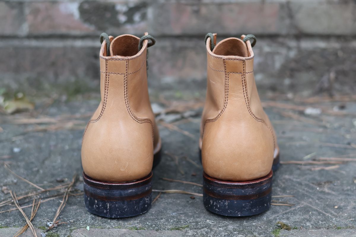 Photo by RUNNOFT on October 1, 2024 of the Oldspeed Service Boot 6” in Horween Tan Latigo.