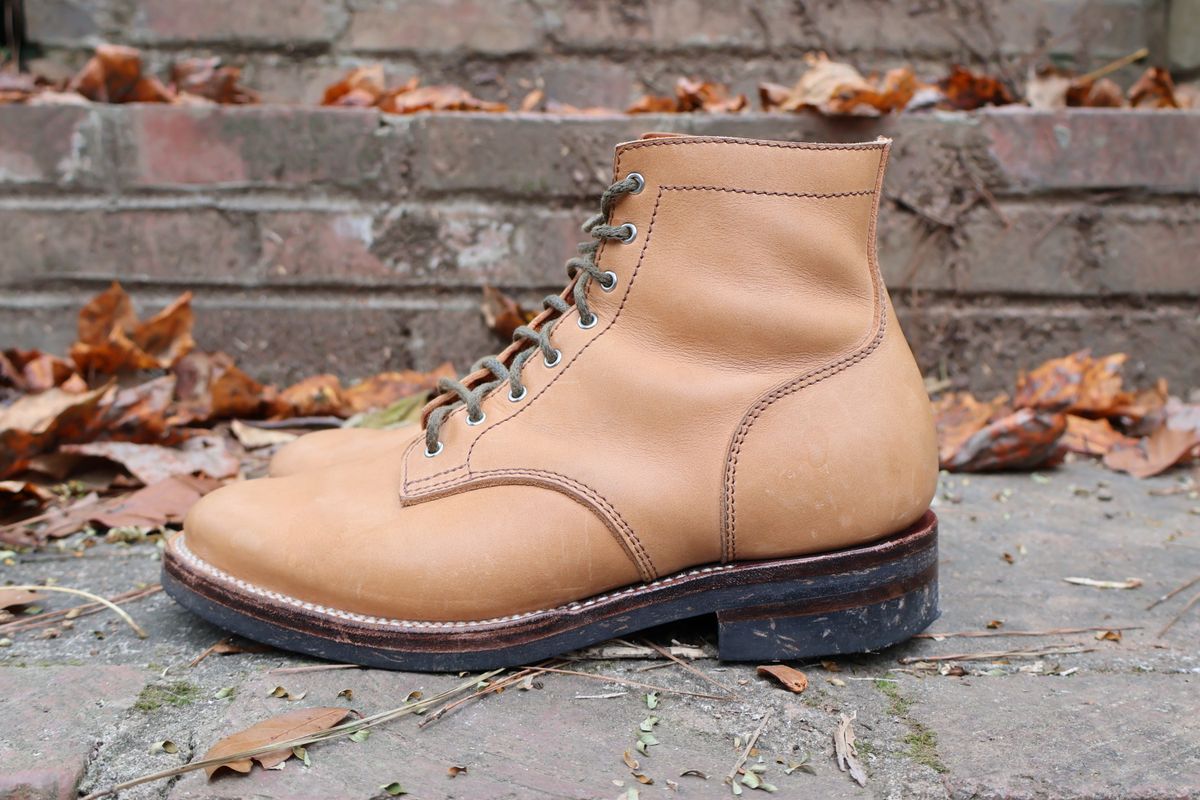Photo by RUNNOFT on November 1, 2024 of the Oldspeed Service Boot 6” in Horween Tan Latigo.