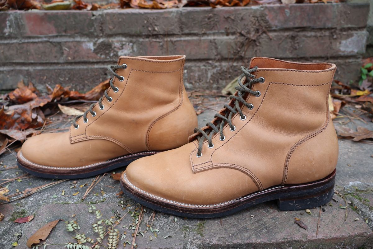 Photo by RUNNOFT on November 1, 2024 of the Oldspeed Service Boot 6” in Horween Tan Latigo.