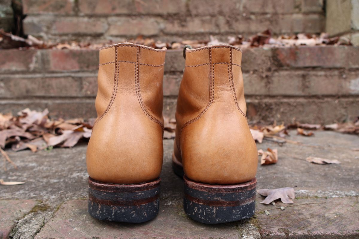Photo by RUNNOFT on December 4, 2024 of the Oldspeed Service Boot 6” in Horween Tan Latigo.