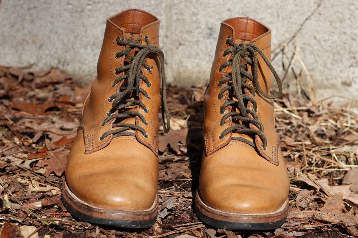 Photo by RUNNOFT on February 2, 2025 of the Oldspeed Service Boot 6” in Horween Tan Latigo.