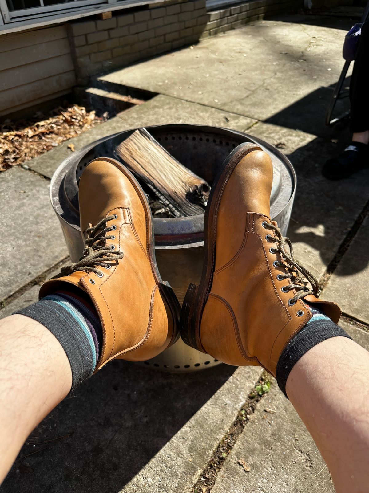 Photo by RUNNOFT on February 2, 2025 of the Oldspeed Service Boot 6” in Horween Tan Latigo.