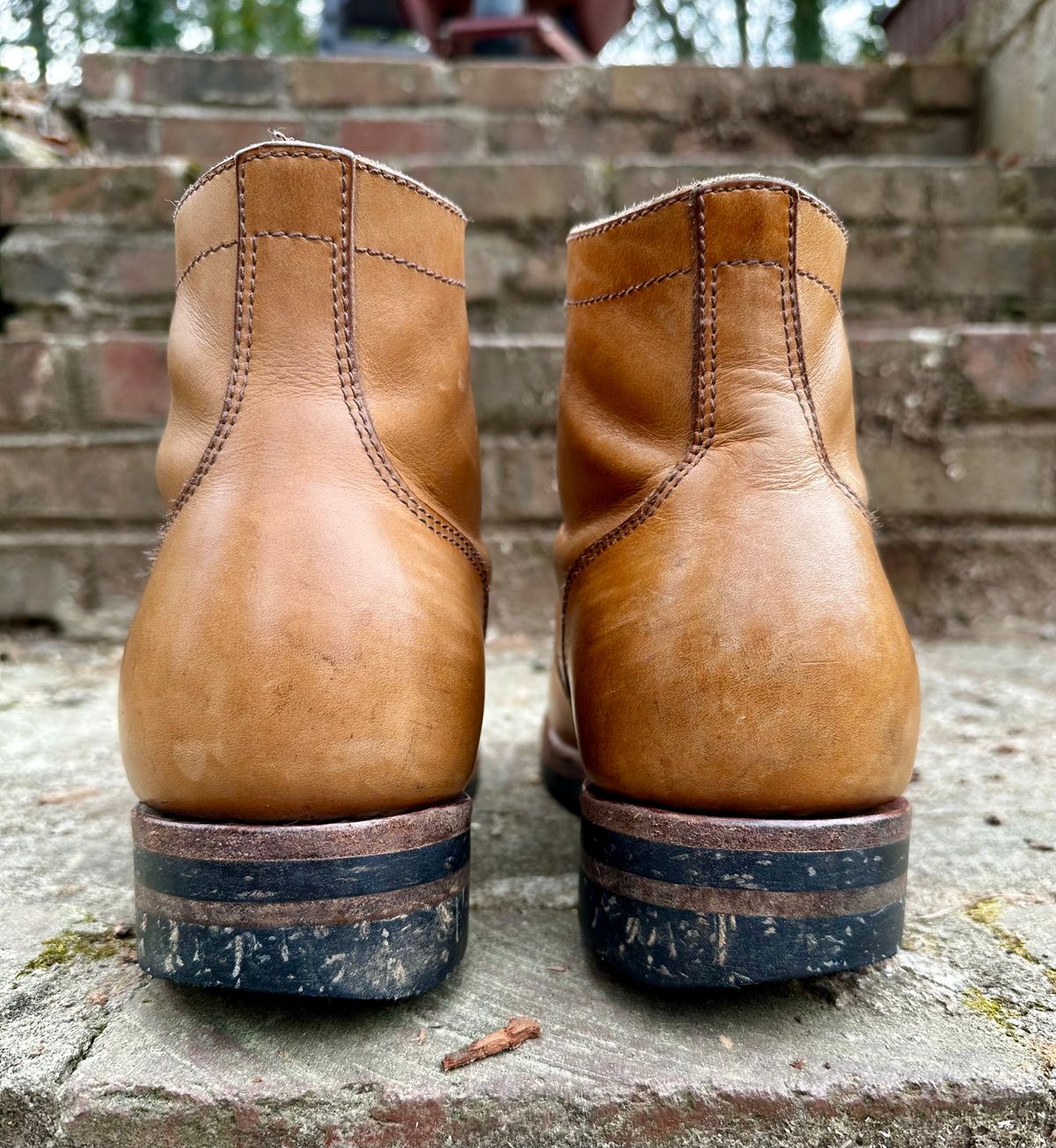 Photo by RUNNOFT on April 1, 2025 of the Oldspeed Service Boot 6” in Horween Tan Latigo.