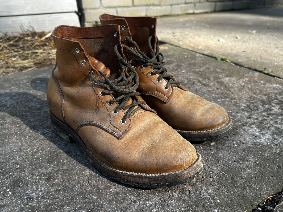 Photo by RUNNOFT on April 1, 2025 of the Oldspeed Service Boot 6” in Horween Tan Latigo.