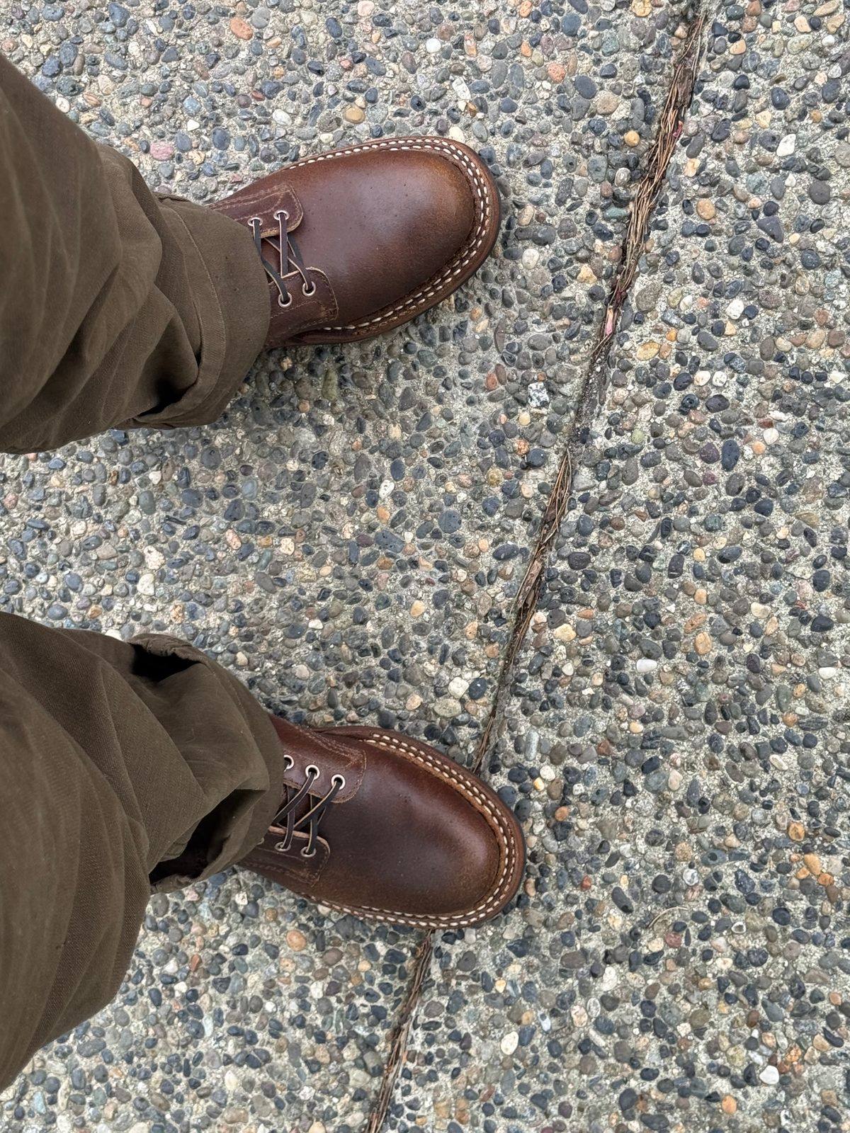 Photo by Efanium on May 15, 2026 of the White's 350 Cruiser in Horween Cinnamon Waxed Flesh.