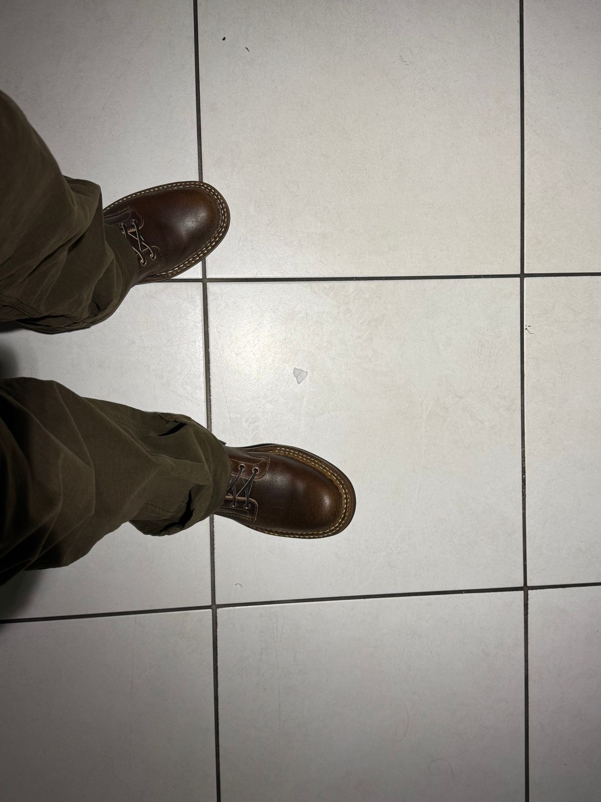 Photo by Efanium on May 15, 2026 of the White's 350 Cruiser in Horween Cinnamon Waxed Flesh.