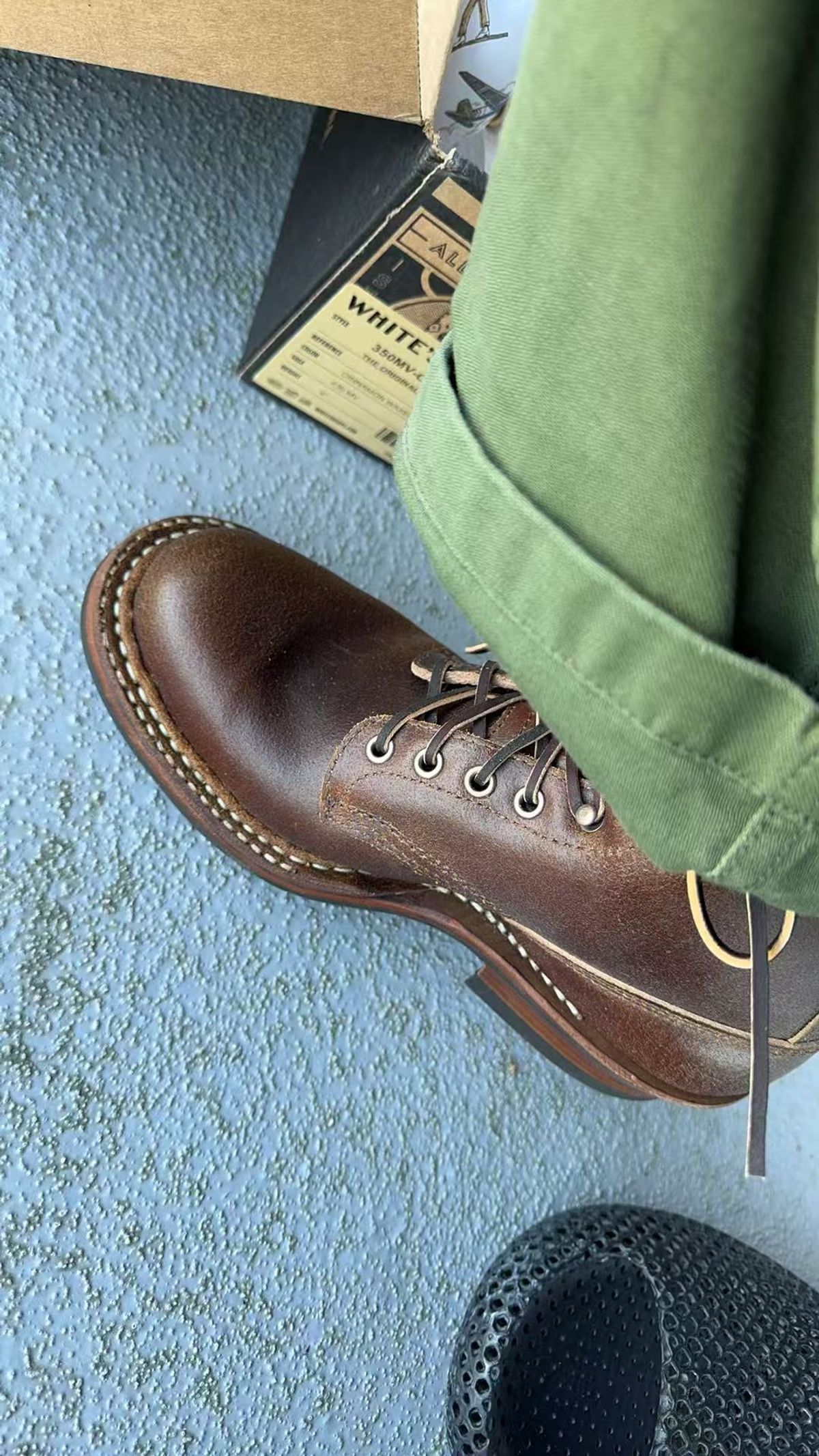 Photo by Efanium on May 17, 2026 of the White's 350 Cruiser in Horween Cinnamon Waxed Flesh.