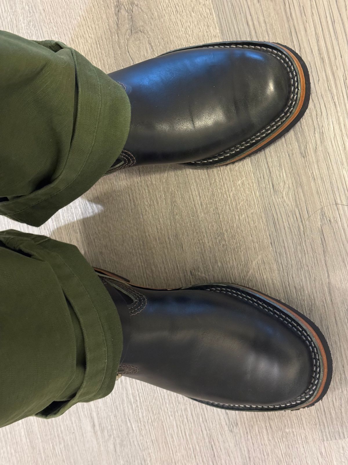 Photo by Efanium on May 16, 2026 of the Wesco Mister Lou in Maryam Olive Waxed Black Horsehide.