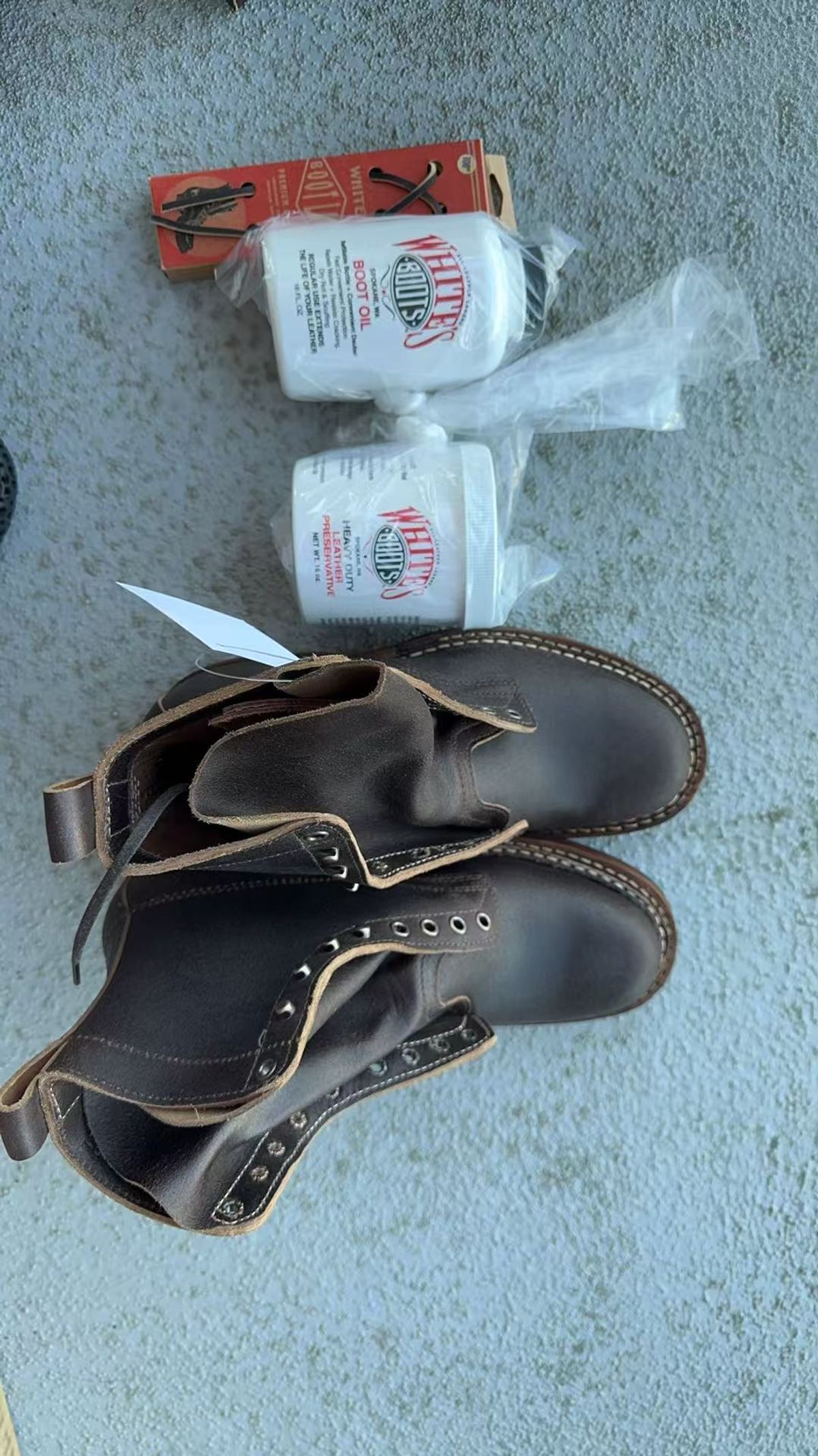 Photo by Efanium on July 6, 2026 of the White's Semi-Dress in Horween Dark Brown Waxed Flesh.